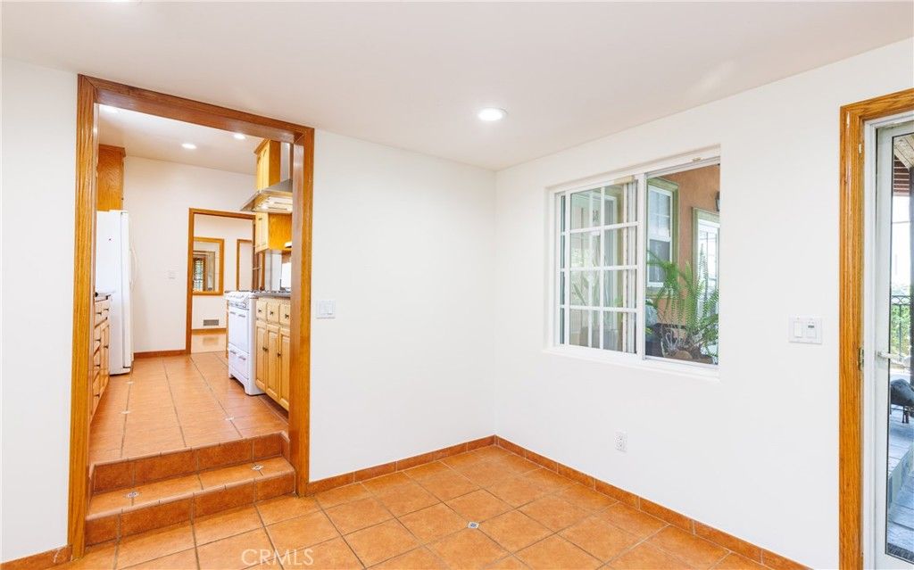property-img