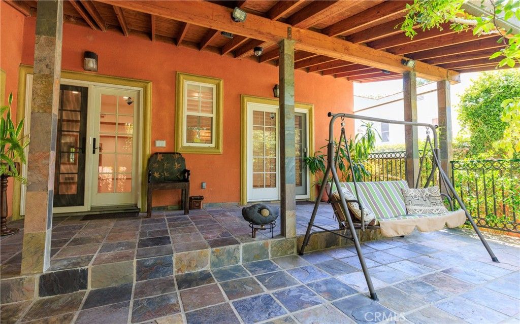 property-img