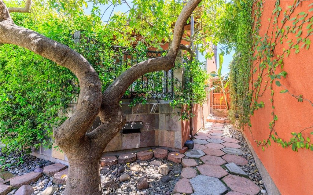 property-img