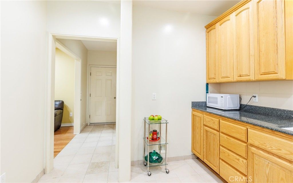 property-img