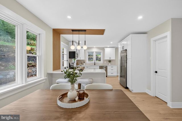 135 BRYN MAWR AVE, Newtown Square, PA 19073