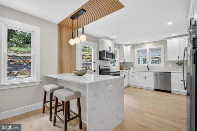 135 BRYN MAWR AVE, Newtown Square, PA 19073