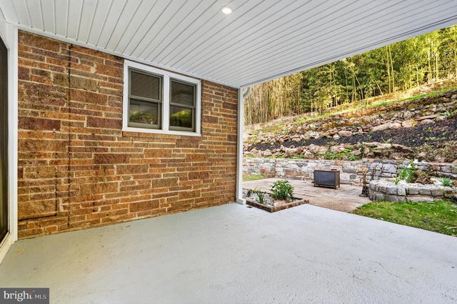 135 BRYN MAWR AVE, Newtown Square, PA 19073