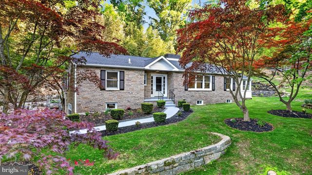 135 BRYN MAWR AVE, Newtown Square, PA 19073