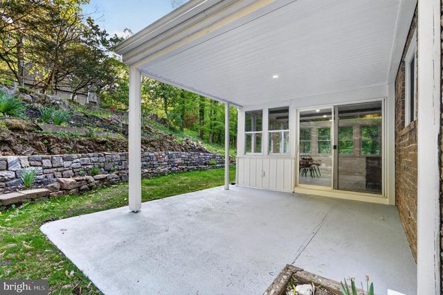 135 BRYN MAWR AVE, Newtown Square, PA 19073