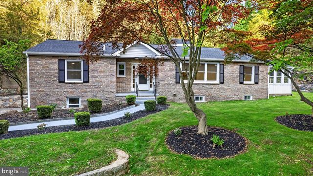 135 BRYN MAWR AVE, Newtown Square, PA 19073