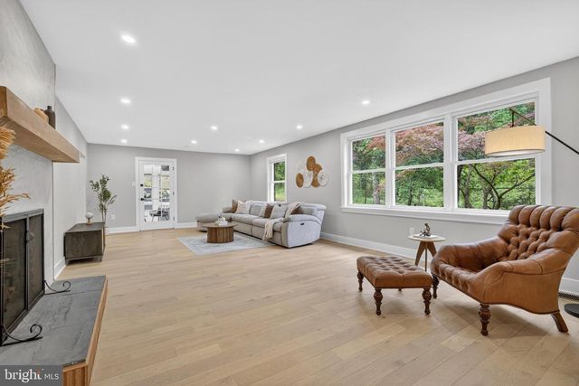 135 BRYN MAWR AVE, Newtown Square, PA 19073