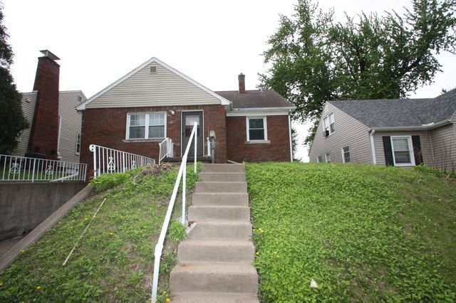 2519 E Locust Street, Davenport, IA 52803