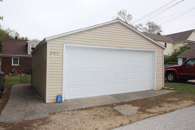 2519 E Locust Street, Davenport, IA 52803