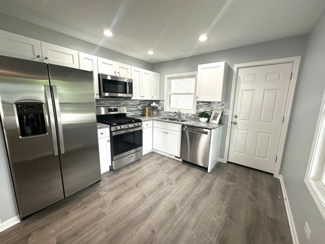 423 Westmore Meyers Road A, Lombard, IL 60148