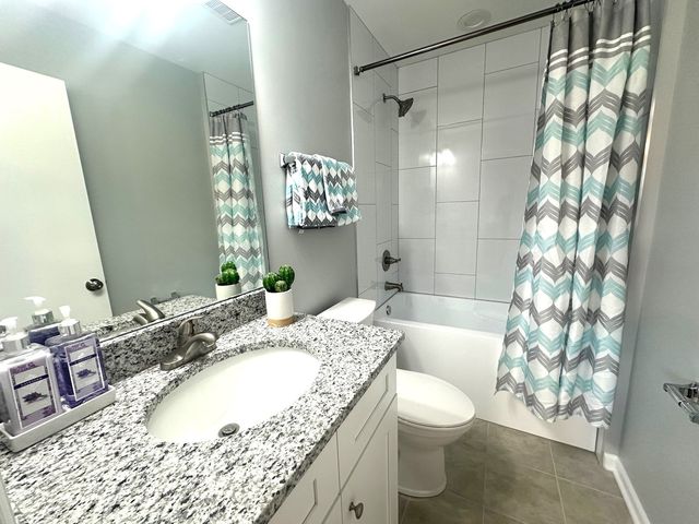 423 Westmore Meyers Road A, Lombard, IL 60148