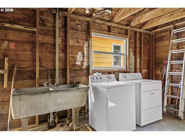 305 Se 75TH Ave, Portland, OR 97215