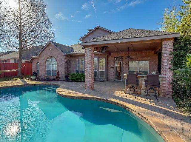 2025 Fair Oaks Circle, Corinth, TX 76210