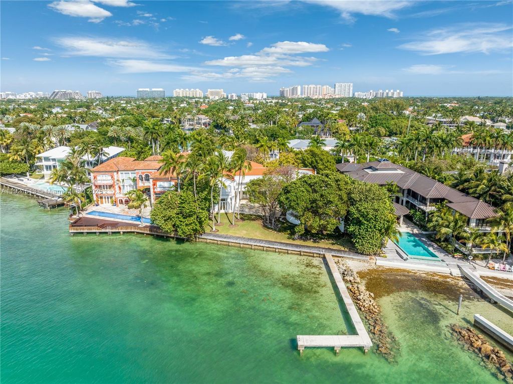 5 Harbor Pt, Key Biscayne, FL 33149