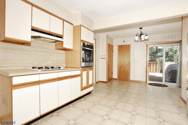 128 9Th Ave, Hawthorne Boro, NJ 07506