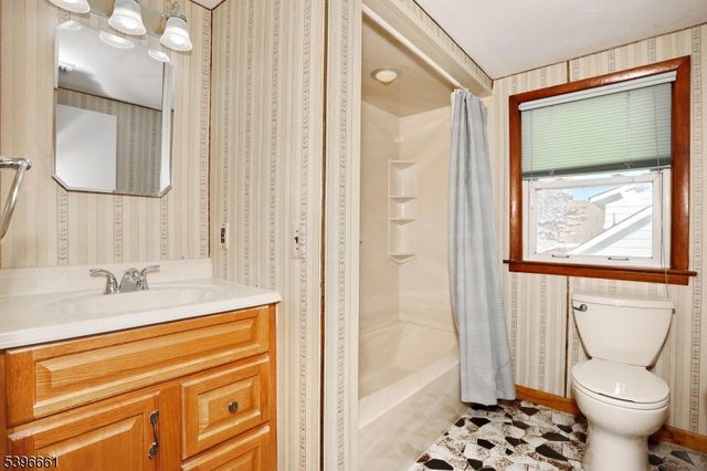 128 9Th Ave, Hawthorne Boro, NJ 07506