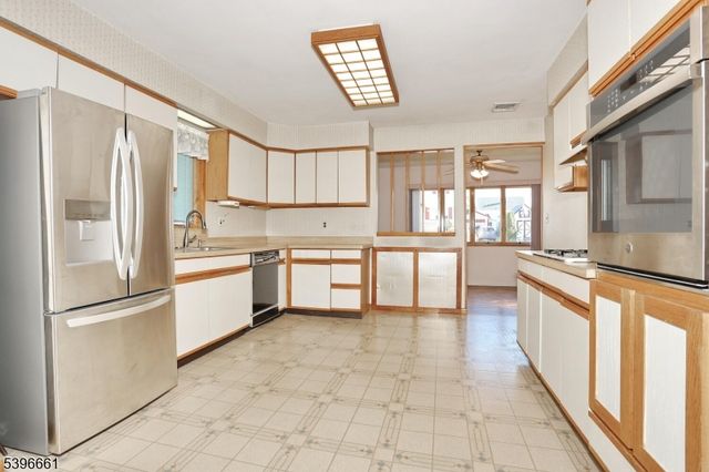 128 9Th Ave, Hawthorne Boro, NJ 07506