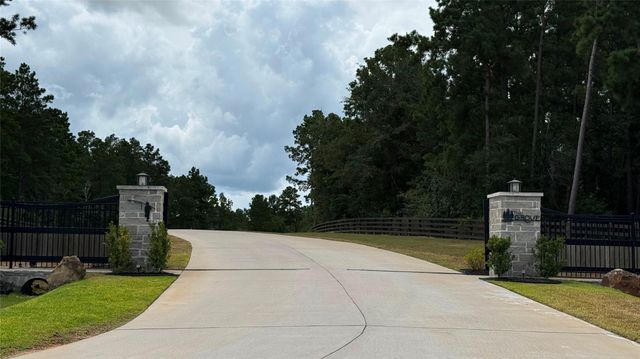 23737 Birch Grove Rd, Montgomery, TX 77316