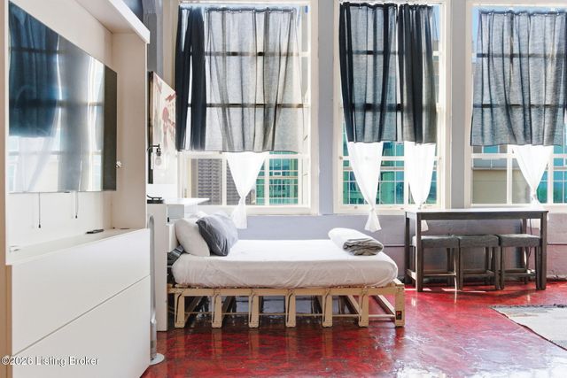 815 W Market St 708, Louisville, KY 40202