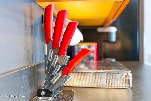 815 W Market St 708, Louisville, KY 40202