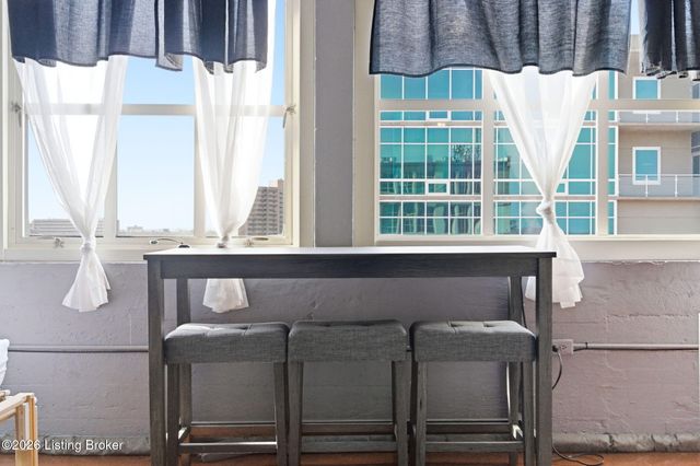 815 W Market St 708, Louisville, KY 40202