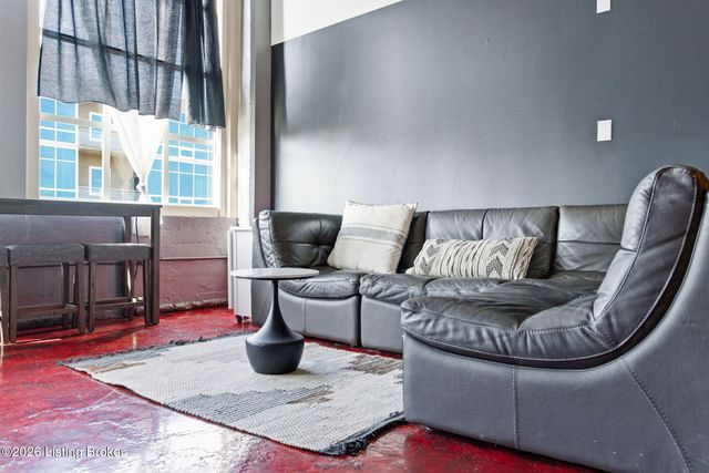 815 W Market St 708, Louisville, KY 40202