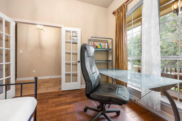 10033 Longhorn SKWY, Dripping Springs, TX 78620