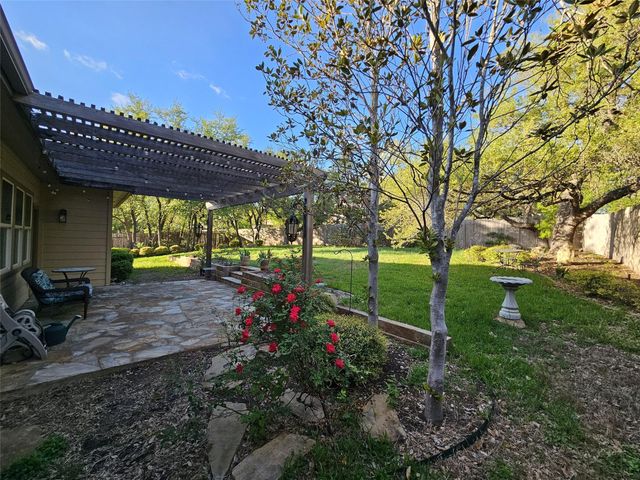 10033 Longhorn SKWY, Dripping Springs, TX 78620