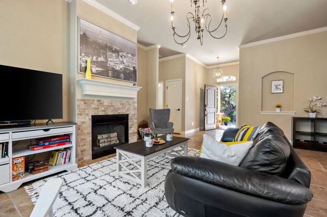 10033 Longhorn SKWY, Dripping Springs, TX 78620