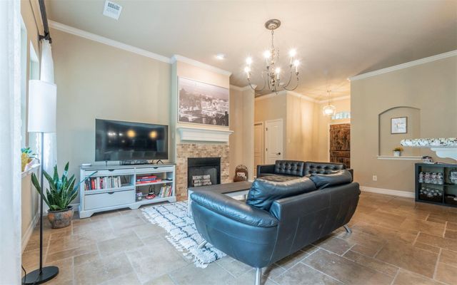 10033 Longhorn SKWY, Dripping Springs, TX 78620