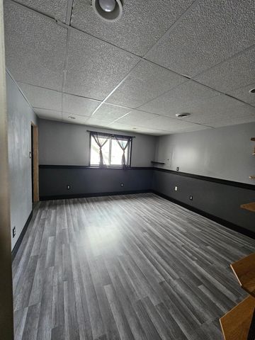 1833 Joes Lake Road SE, Cambridge, MN 55008