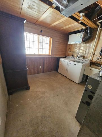 1833 Joes Lake Road SE, Cambridge, MN 55008