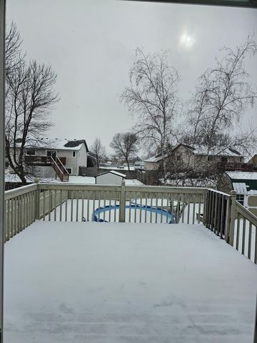 1833 Joes Lake Road SE, Cambridge, MN 55008