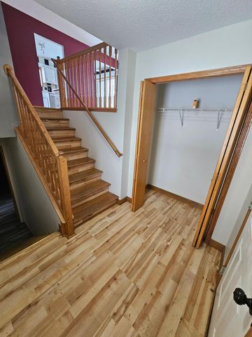 1833 Joes Lake Road SE, Cambridge, MN 55008