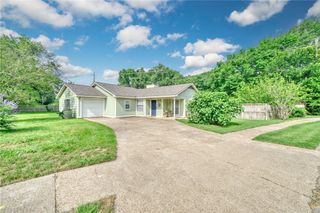 2812 Shirewood Drive, Bryan, TX 77807