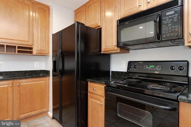 2011 PIERIS CT, Vienna, VA 22182