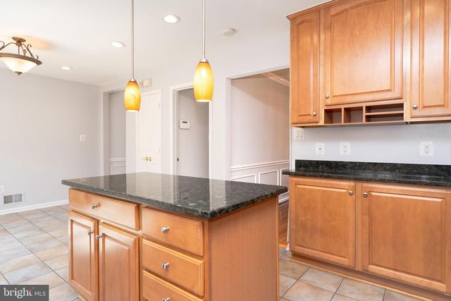 2011 PIERIS CT, Vienna, VA 22182