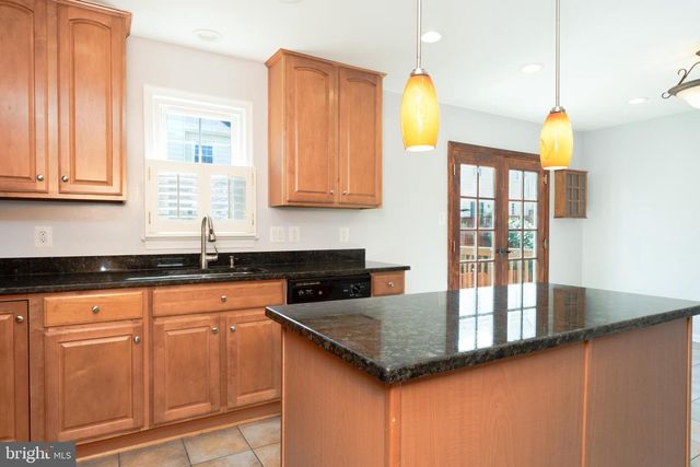 2011 PIERIS CT, Vienna, VA 22182