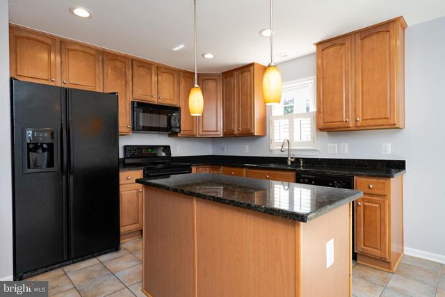 2011 PIERIS CT, Vienna, VA 22182