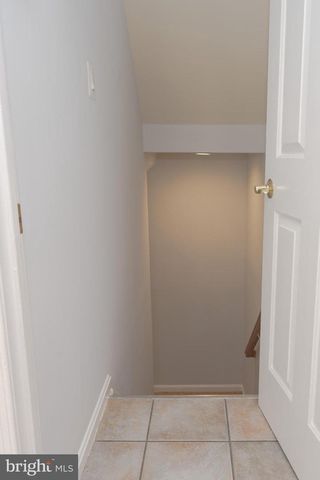 2011 PIERIS CT, Vienna, VA 22182