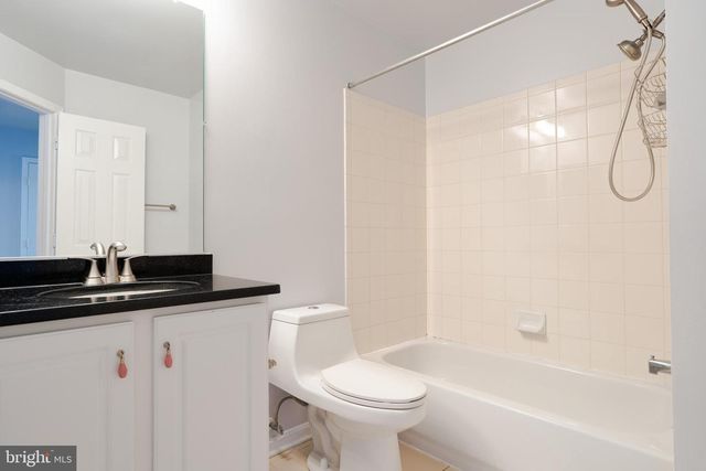 2011 PIERIS CT, Vienna, VA 22182