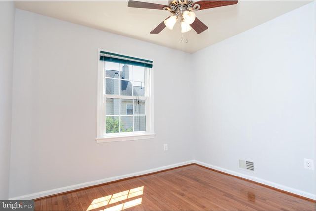 2011 PIERIS CT, Vienna, VA 22182