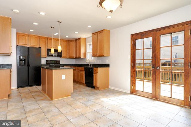 2011 PIERIS CT, Vienna, VA 22182