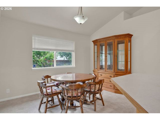 1740 CALISTOGA Ct, Eugene, OR 97402