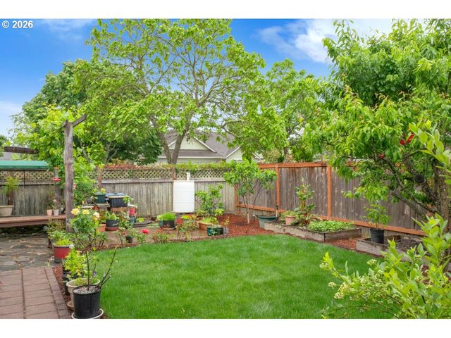 1740 CALISTOGA Ct, Eugene, OR 97402