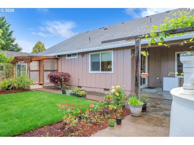 1740 CALISTOGA Ct, Eugene, OR 97402