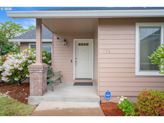 1740 CALISTOGA Ct, Eugene, OR 97402