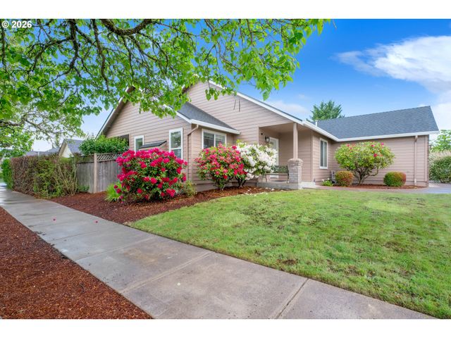 1740 CALISTOGA Ct, Eugene, OR 97402