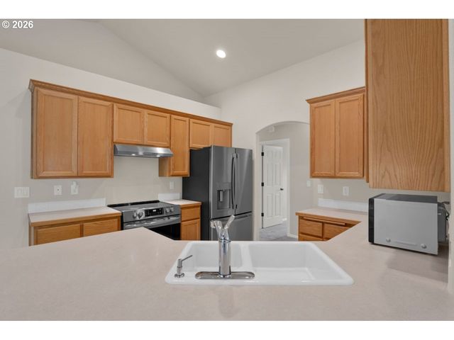 1740 CALISTOGA Ct, Eugene, OR 97402