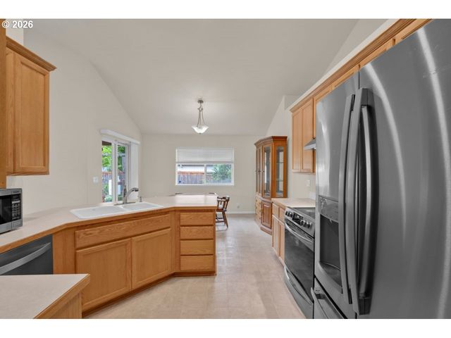 1740 CALISTOGA Ct, Eugene, OR 97402